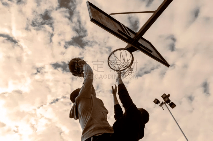 斯内德：德荷球星出国踢球有适应问题，维尔茨需加速证明自己