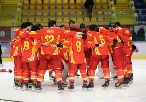 波媒：莱万与巴萨均未确定是否续约，将等到明年再做决定